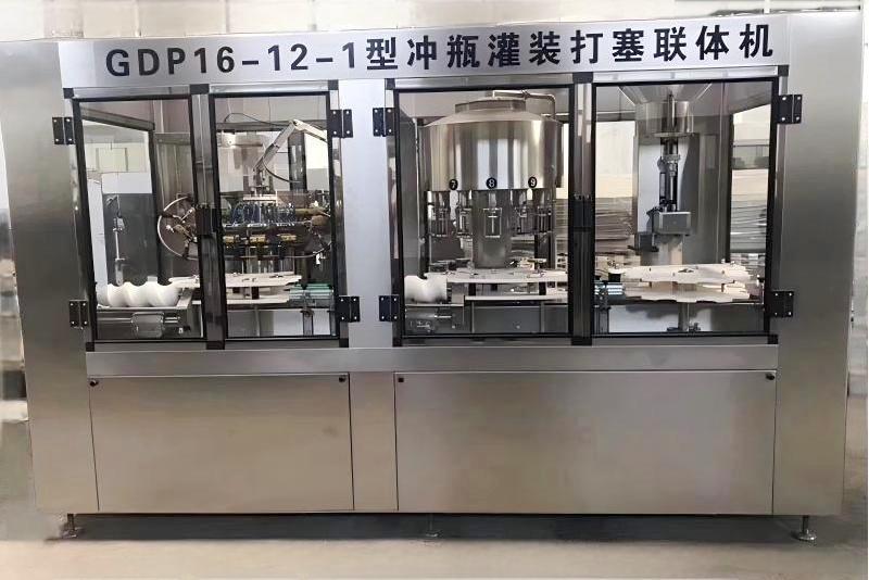 葡萄酒,果酒沖瓶灌裝打塞一體機